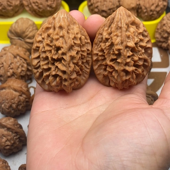 文玩核桃吊坠招财鼠