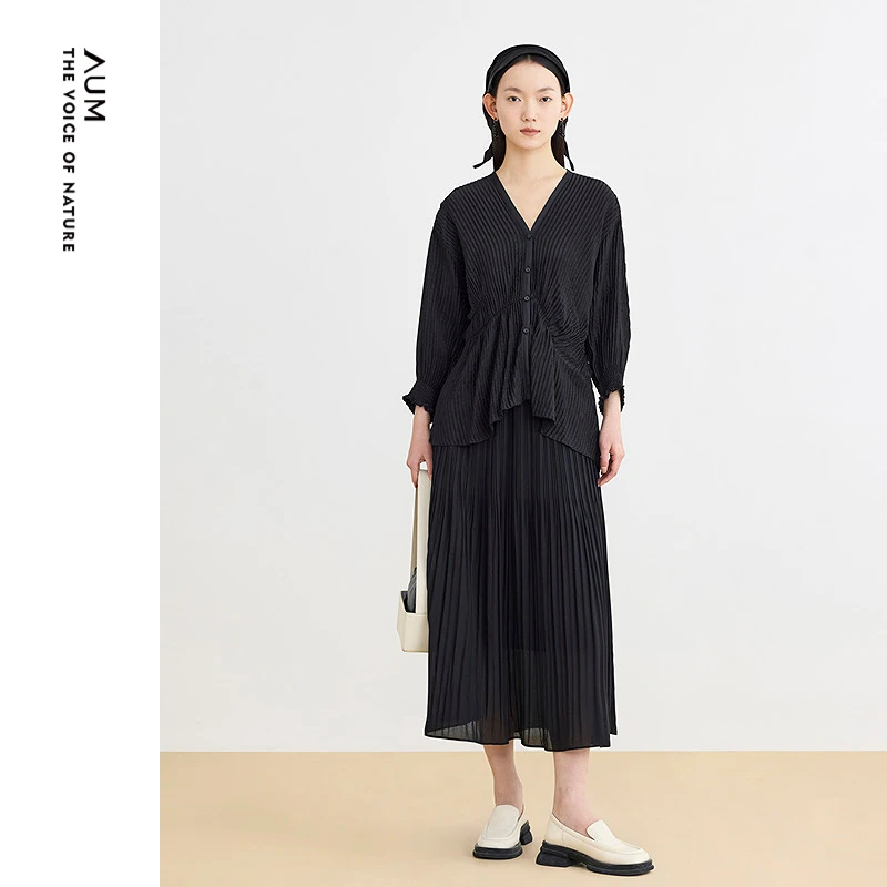 AUM/噢姆【岸芷汀兰】黑色复古时尚收腰桑蚕丝休闲衬衫MAEG20051