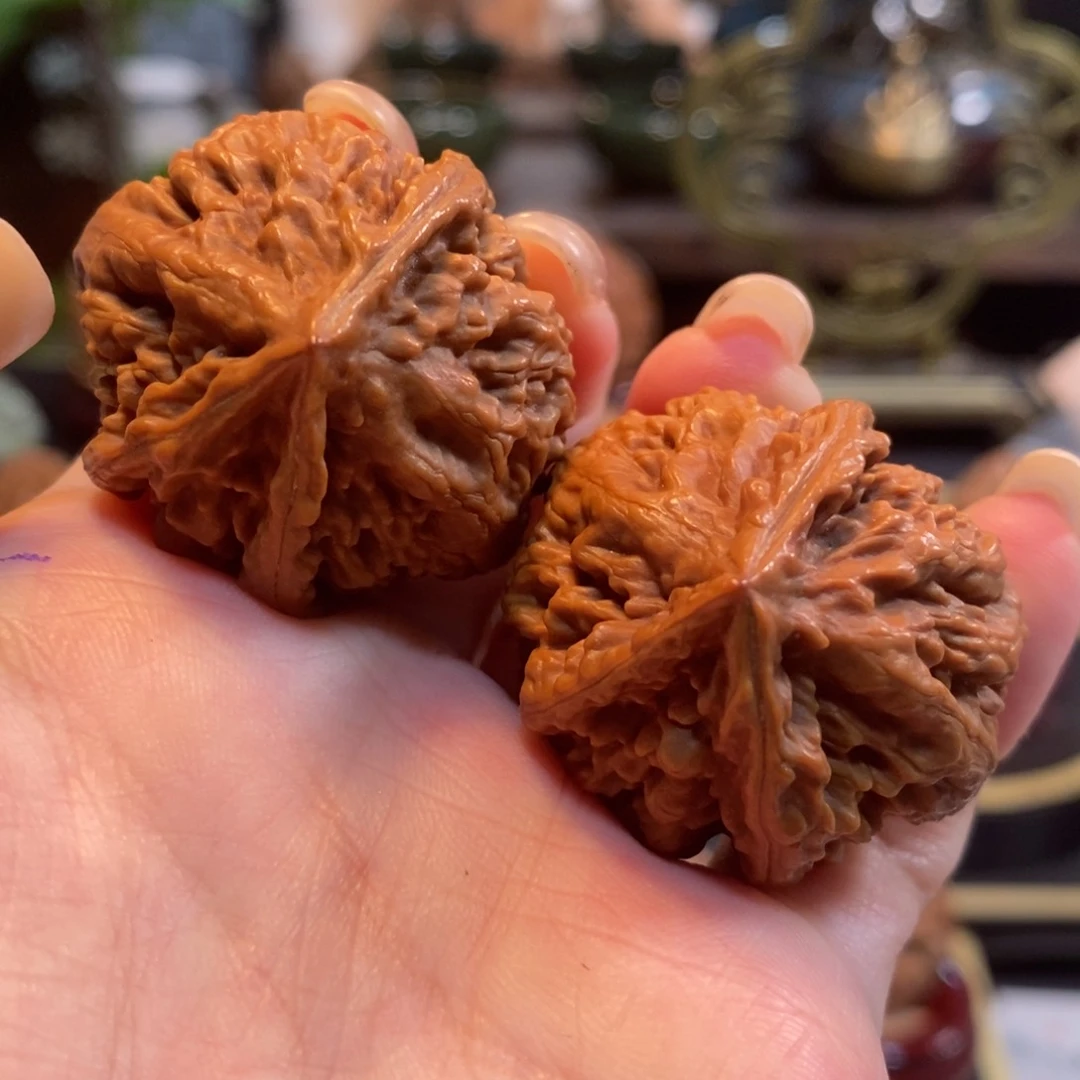 文玩核桃吊坠楸三棱36