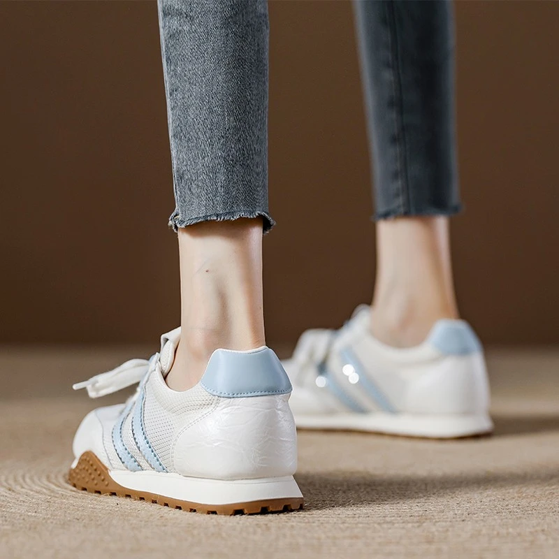 今年流行超好看德训鞋女款2025夏季网面透气超火阿甘鞋休闲小白鞋