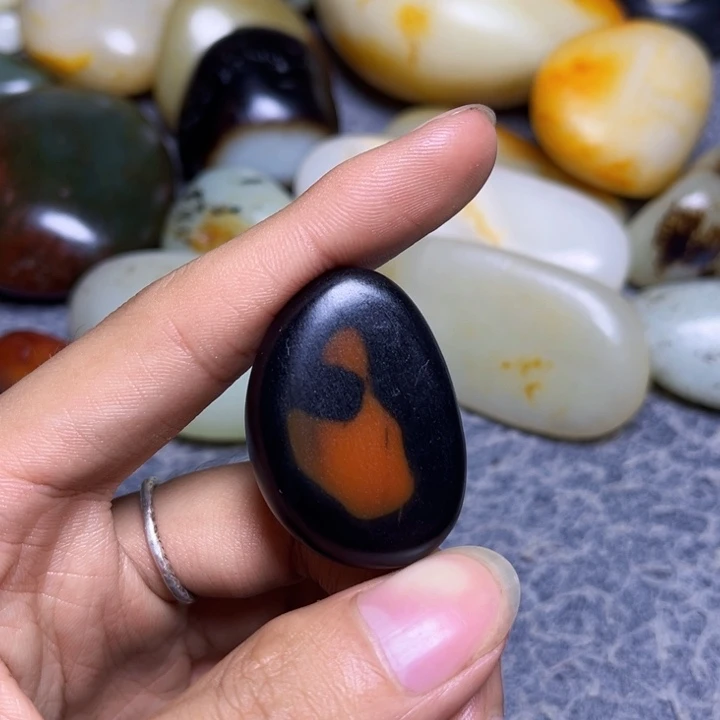 早***受未镶嵌和田玉珠宝奇石