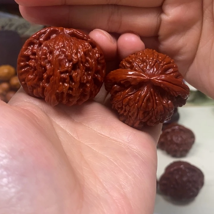 文玩核桃吊坠闷白