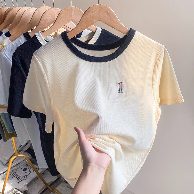 新款夏季薄款刺绣短袖T恤修身显瘦棉质上衣华夫格设计感女性服装