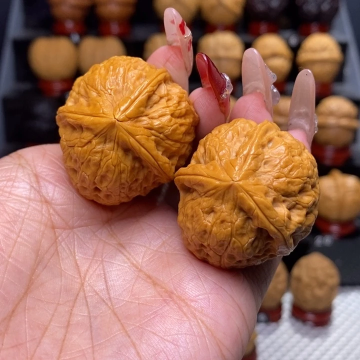 文玩核桃把件寿桃三楞66号