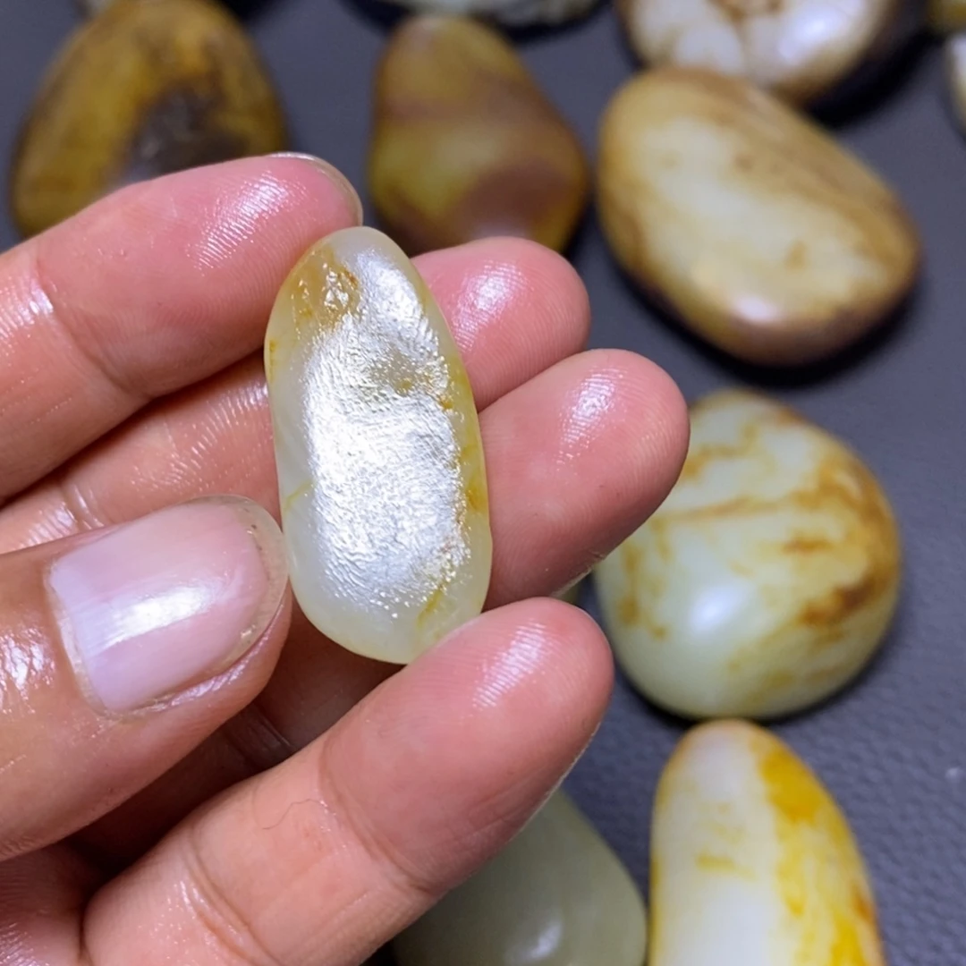 未镶嵌和田玉（糖玉）挂件