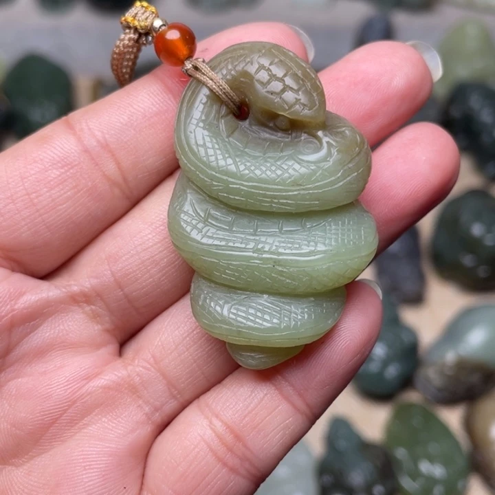 和田玉未镶嵌颈饰