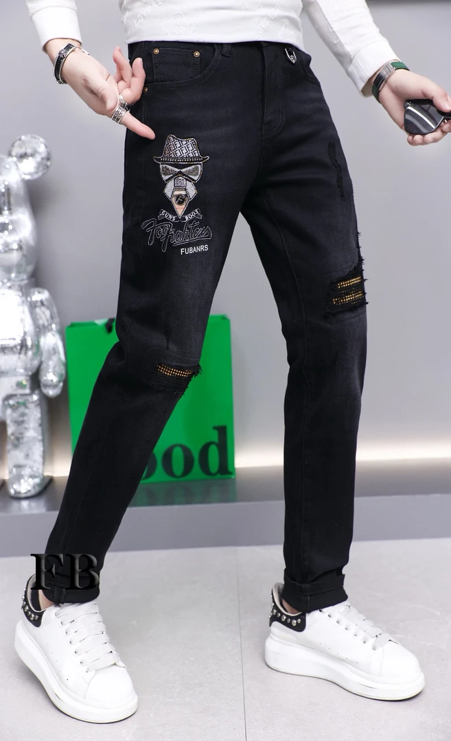 9110秋季新款时尚男士烫钻秋冬破洞牛仔裤