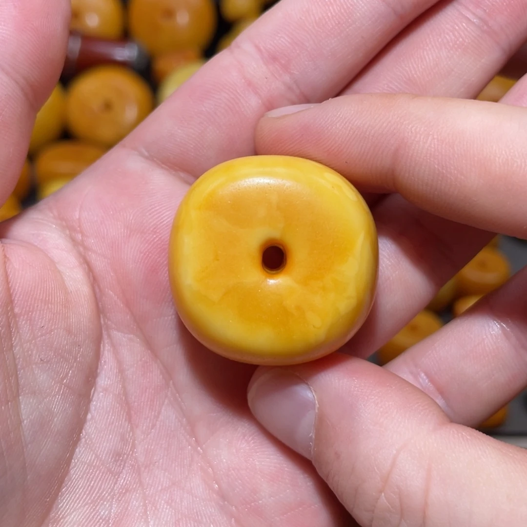 裸石琥珀未镶嵌饼子