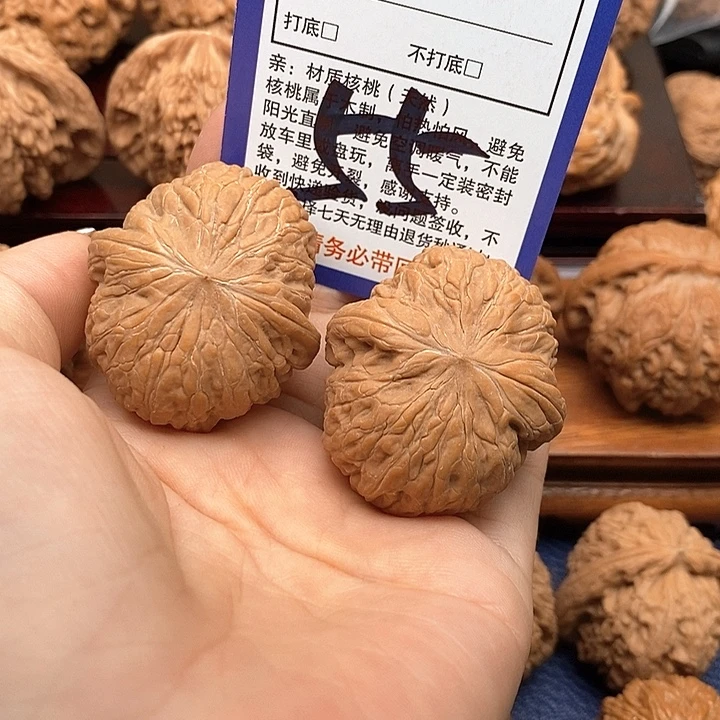 桃核吊坠铁锤狮子头38