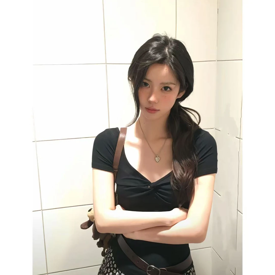 徐秋阳  v领纽结短袖  春季新款百搭时尚休闲显瘦显白短袖12793