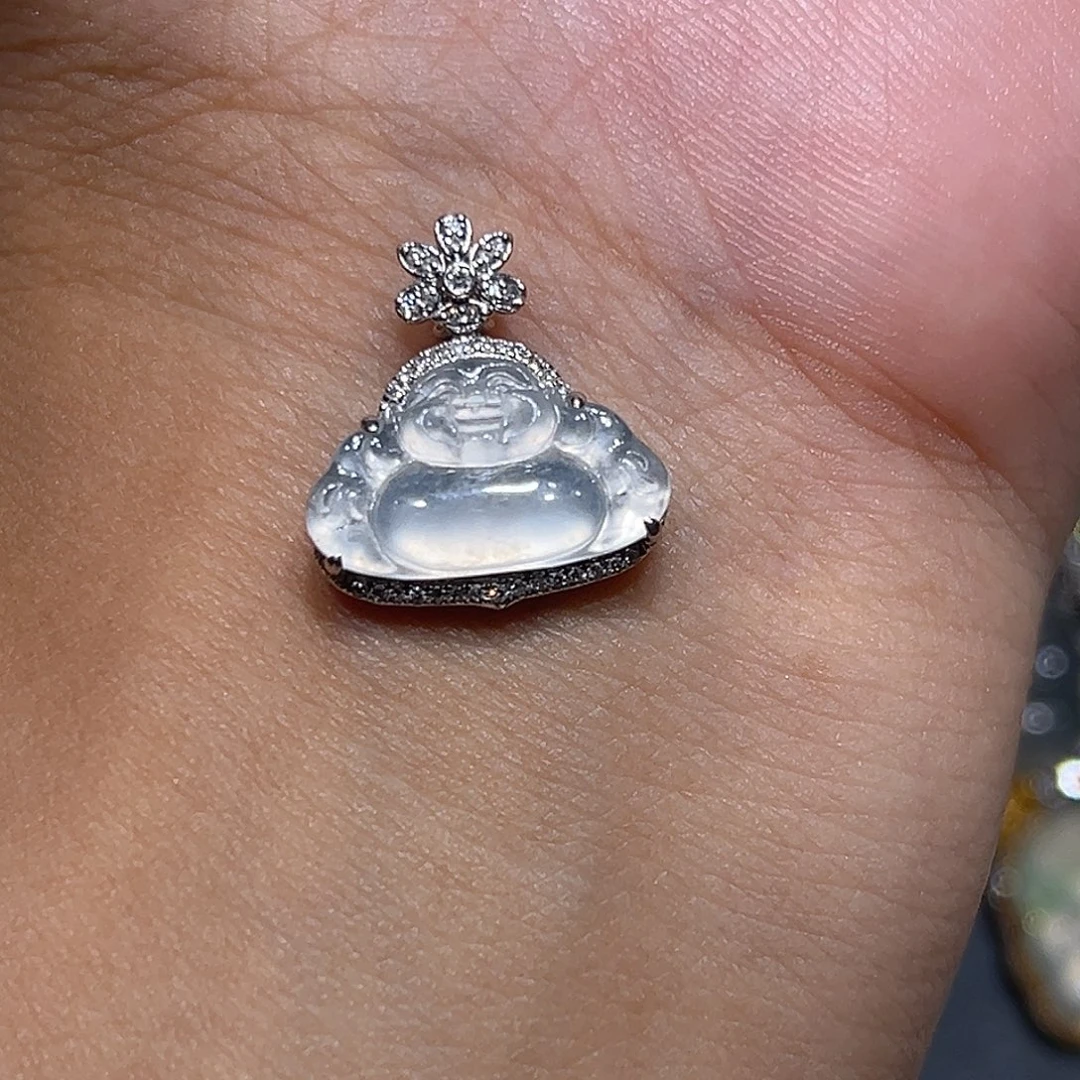 思***s翡翠18K金镶嵌颈饰