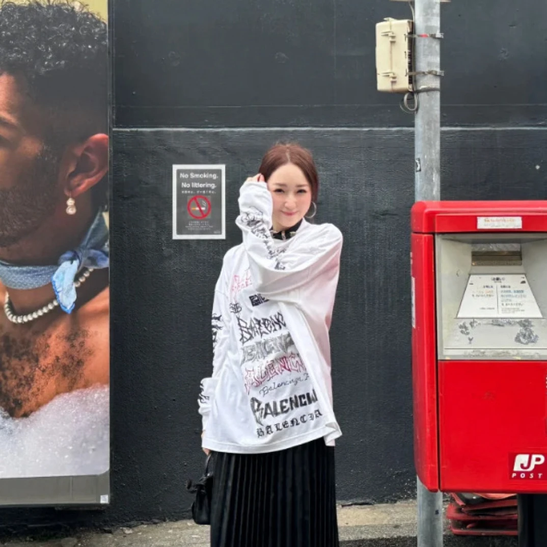 【MDX】限定款涂鸦字母印花长袖秋冬款情侣宽松纯棉长袖上衣