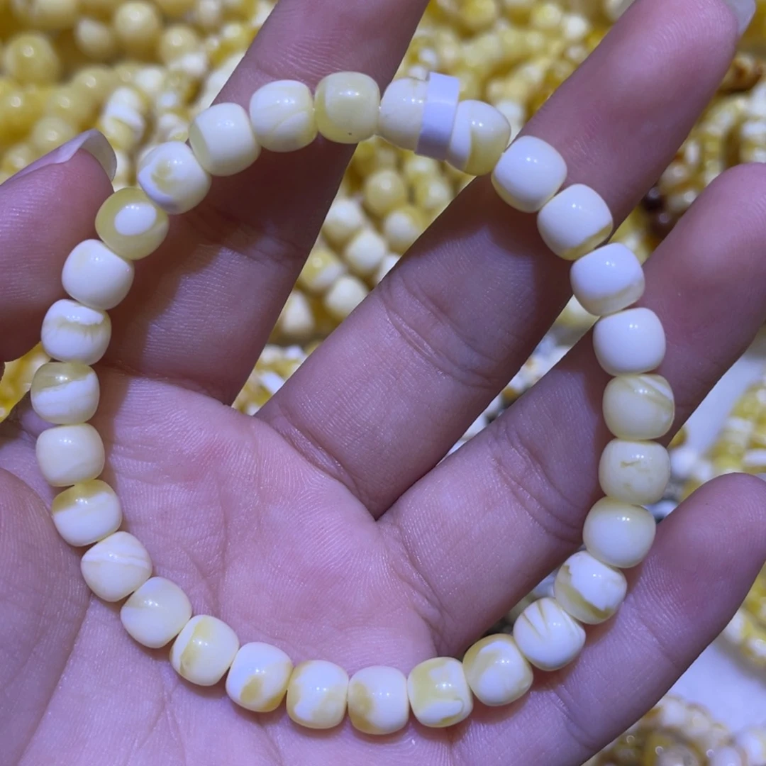 蜜蜡未镶嵌珠宝奇石7m