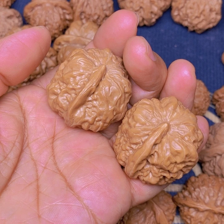 【闪购商品】文玩核桃吊坠狼*生一根筋