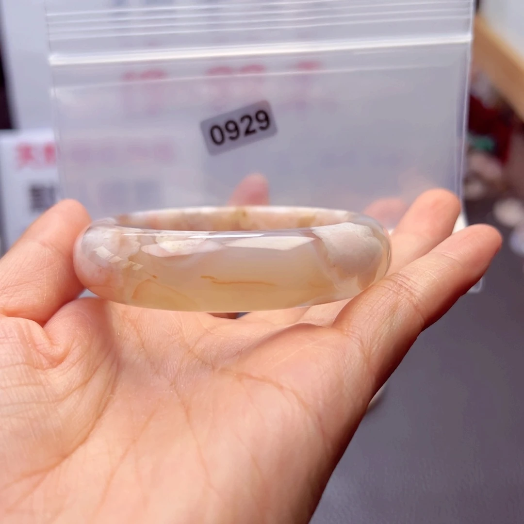 玛瑙/玉髓手镯默认微瑕55未镶嵌