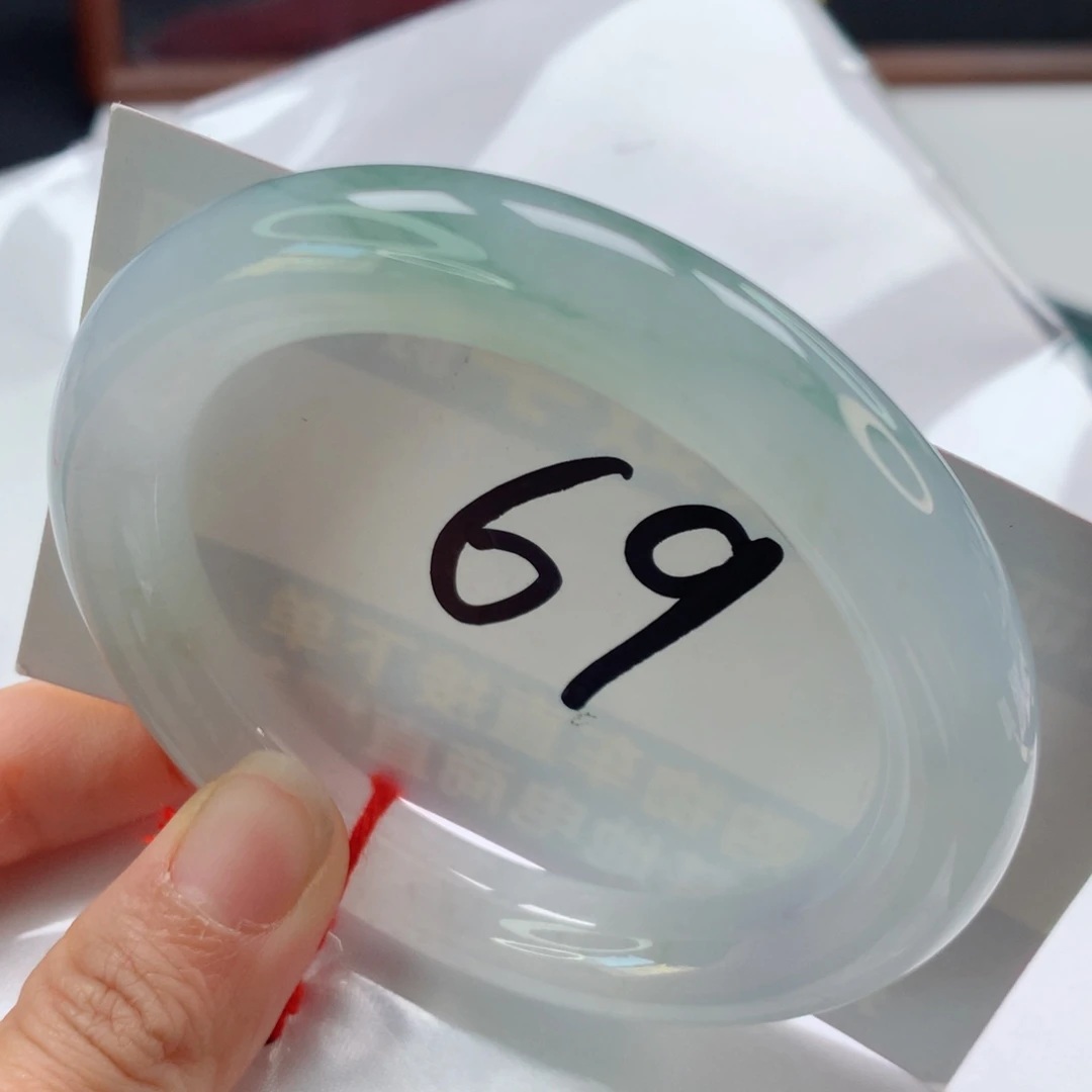 未镶嵌手镯（圆镯）翡翠意境优美