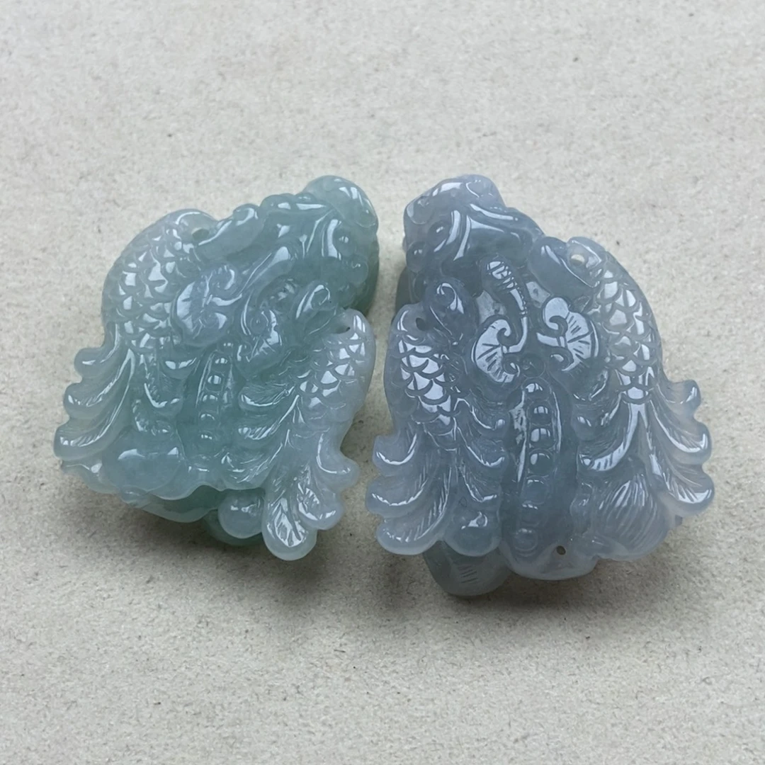 翡翠未镶嵌颈饰飞天