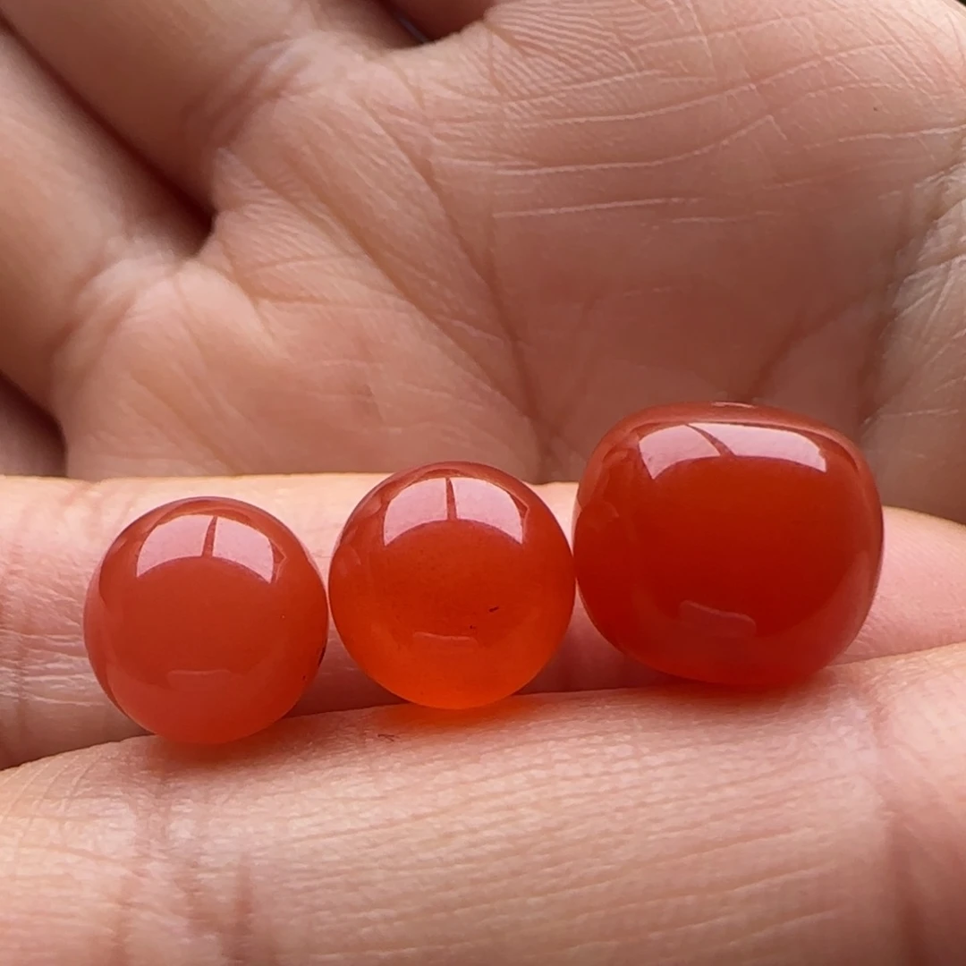 南红玛瑙圆珠9+一对老型11.2x 10未镶嵌老*哥皮裂