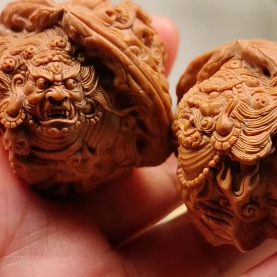 清***酒核桃把件白狮子大黑天