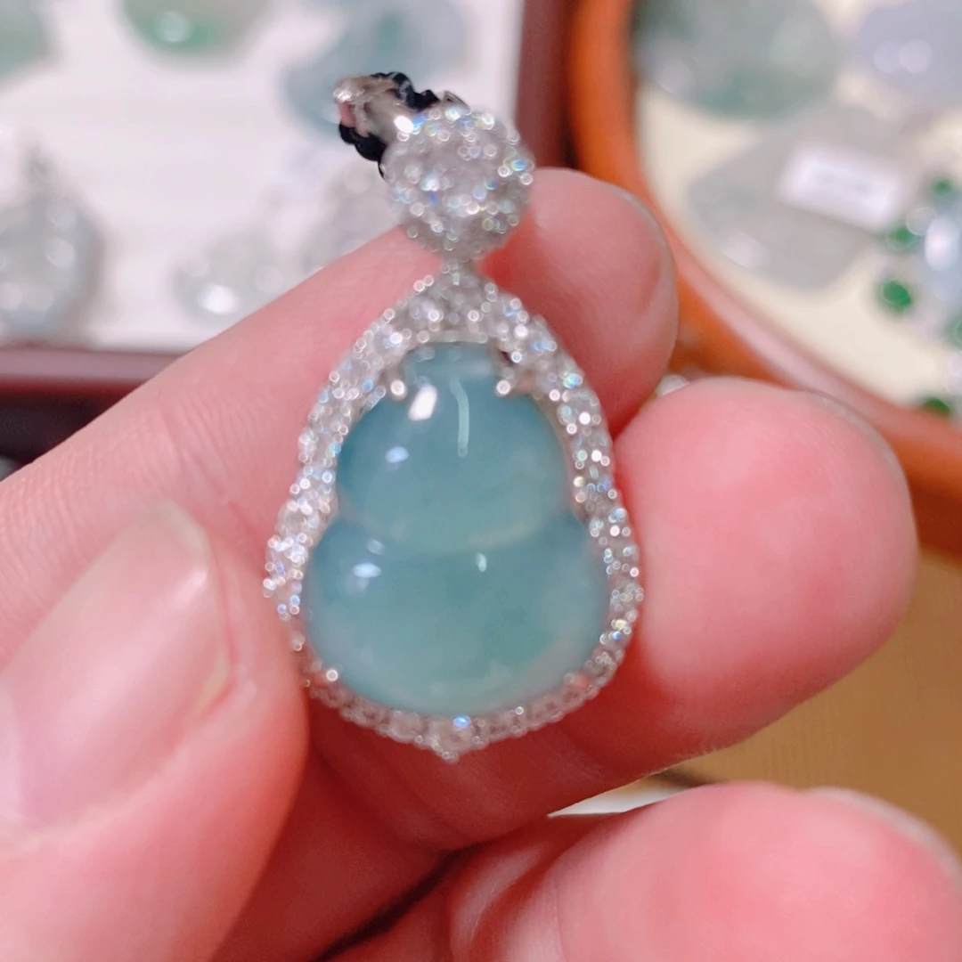 颈饰未镶嵌翡翠一