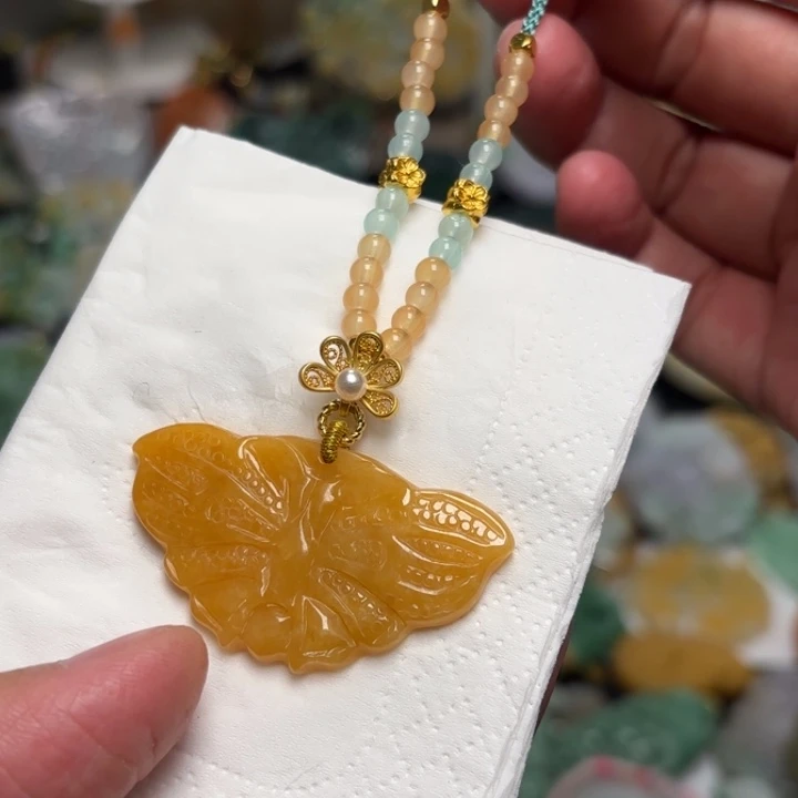 翡翠颈饰未镶嵌吊坠