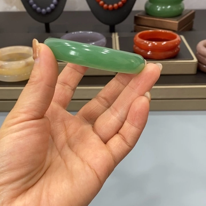 东陵石手镯未镶嵌S****e