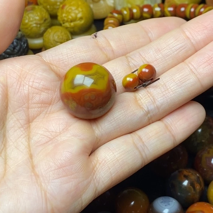 快***莫玛瑙/玉髓未镶嵌圆珠