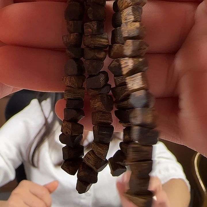 沉香吊坠A02 沉香车挂 随型 多样性发一