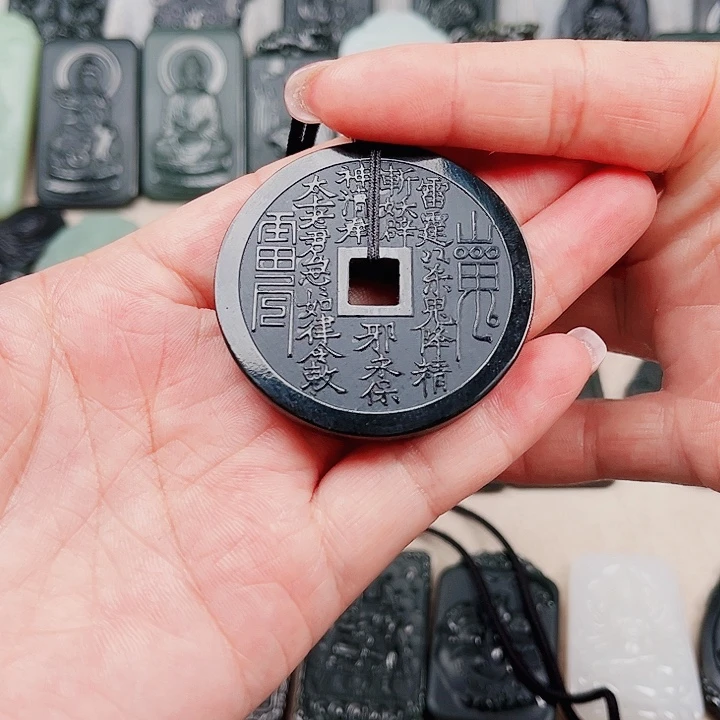 隐***风和田玉未镶嵌颈饰