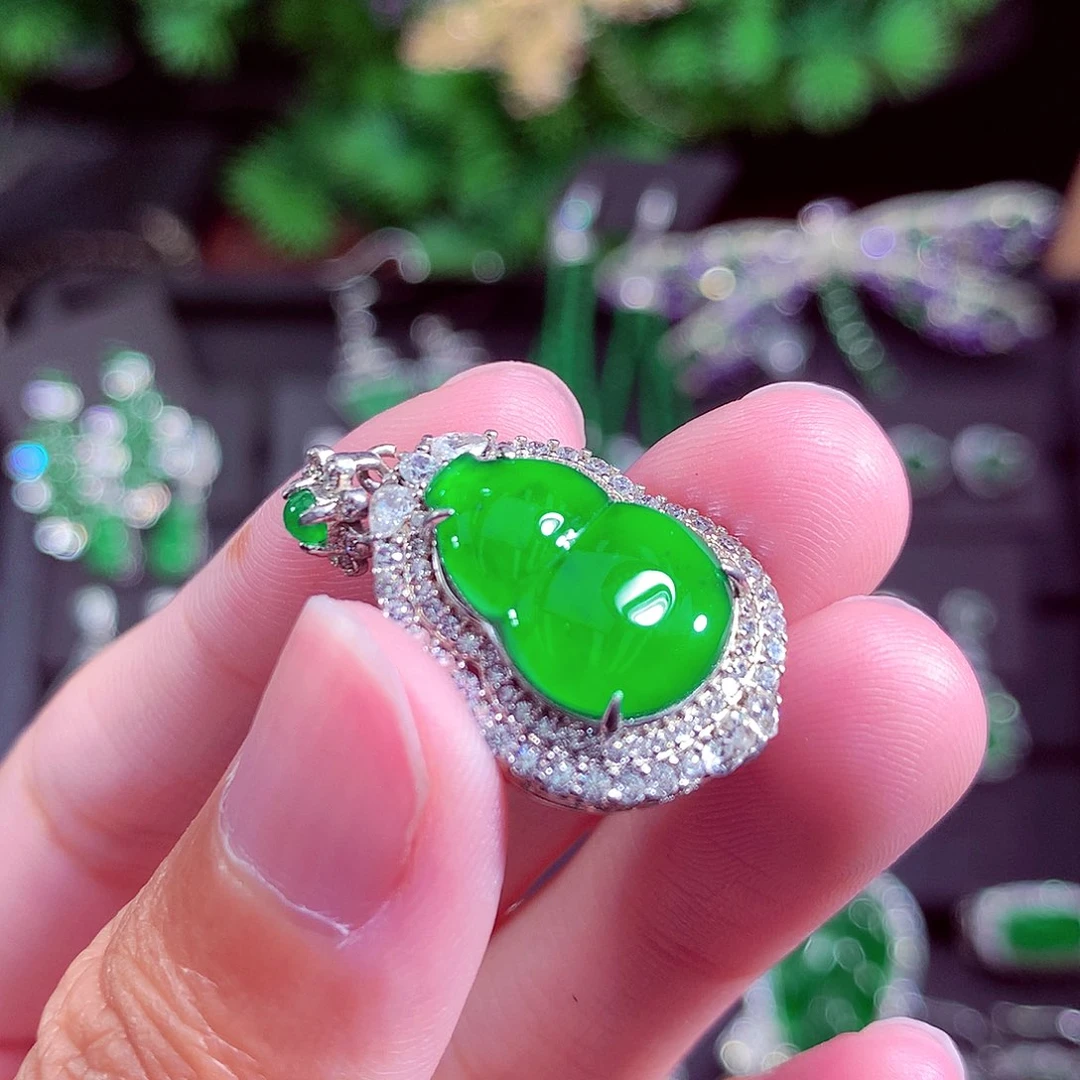 颈饰未镶嵌翡翠天然