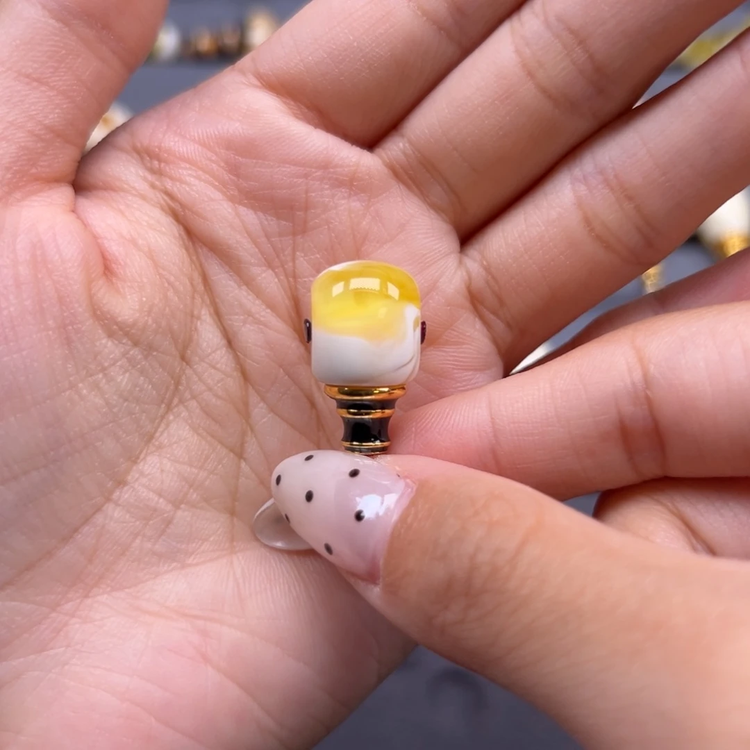 琥珀未镶嵌裸石11.6mm