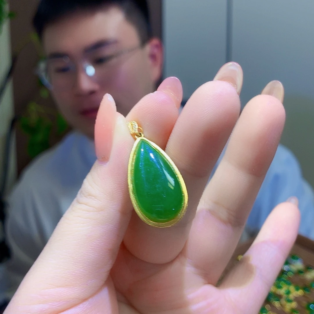 颈饰银S925镀金镶嵌和田玉（碧玉）