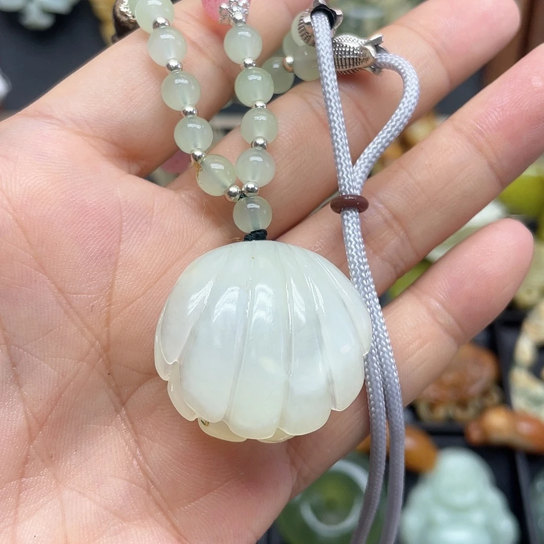 未镶嵌蛇纹石玉颈饰