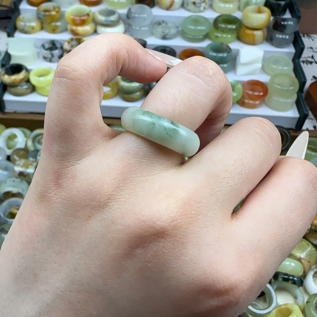 蛇纹石玉未镶嵌内径16.2