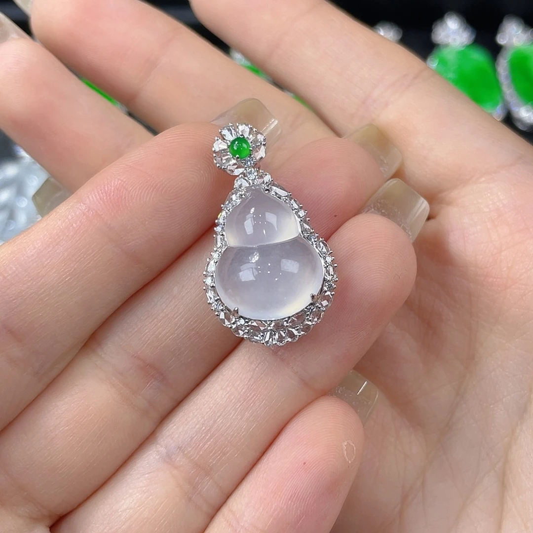 颈饰18K金镶嵌翡翠缅甸翡翠高冰玻葫芦