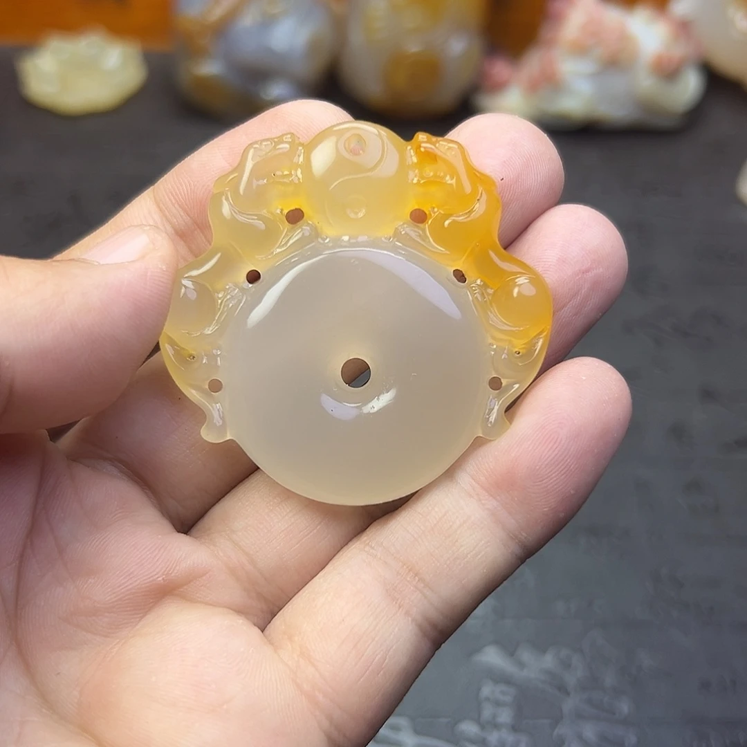 飞***哥未镶嵌手把玛瑙/玉髓