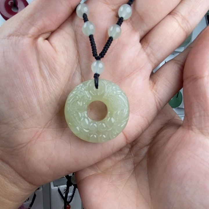 用***8和田玉未镶嵌颈饰