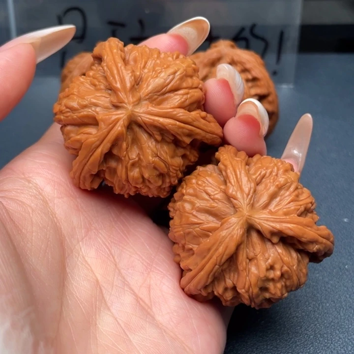 玺***-文玩核桃吊坠白狮子