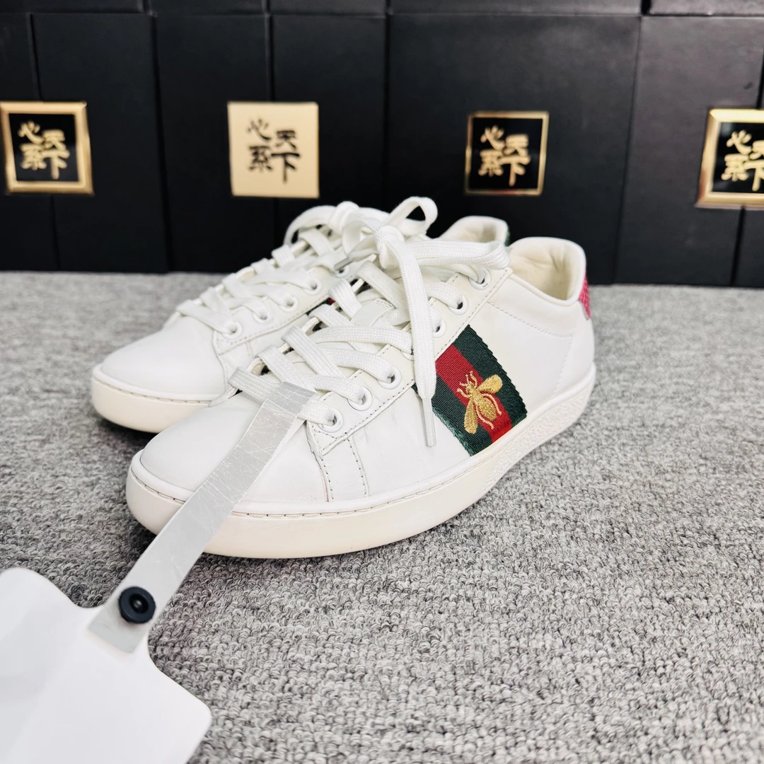 95新 GUCCI/古驰 小蜜蜂刺绣白色小板鞋35码ysc4507