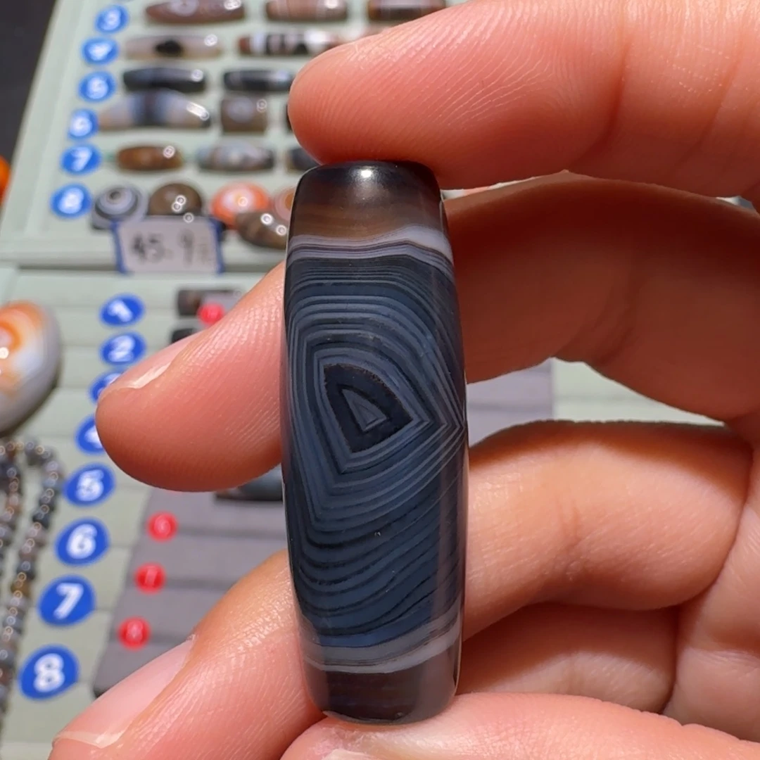 M***仁玛瑙/玉髓未镶嵌珠宝半成品