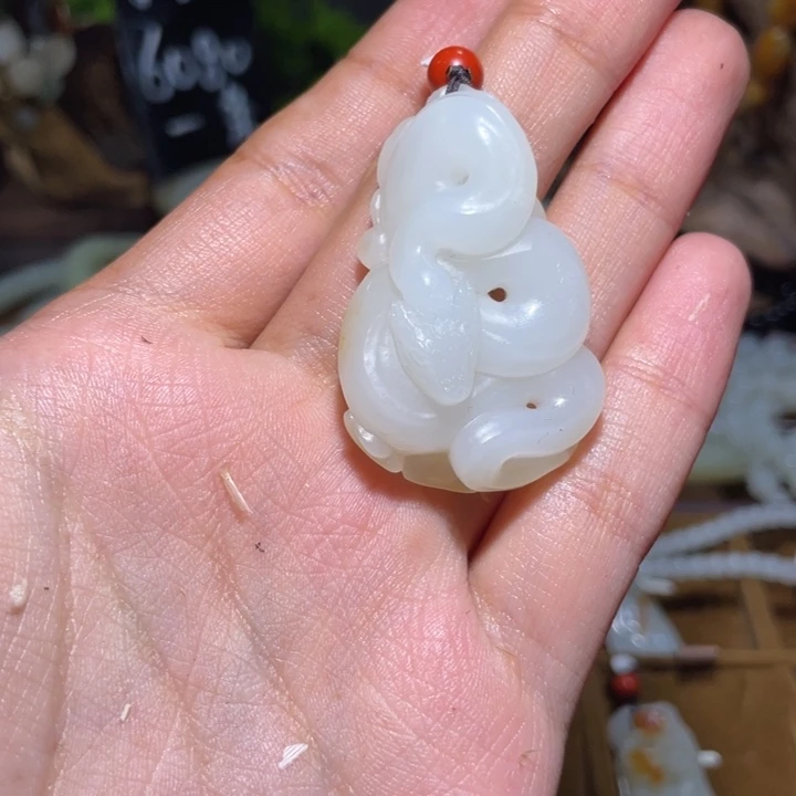 子***！和田玉未镶嵌手链