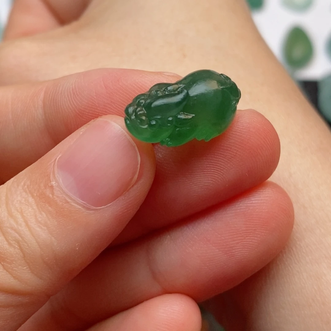 定制翡翠未镶嵌pixq