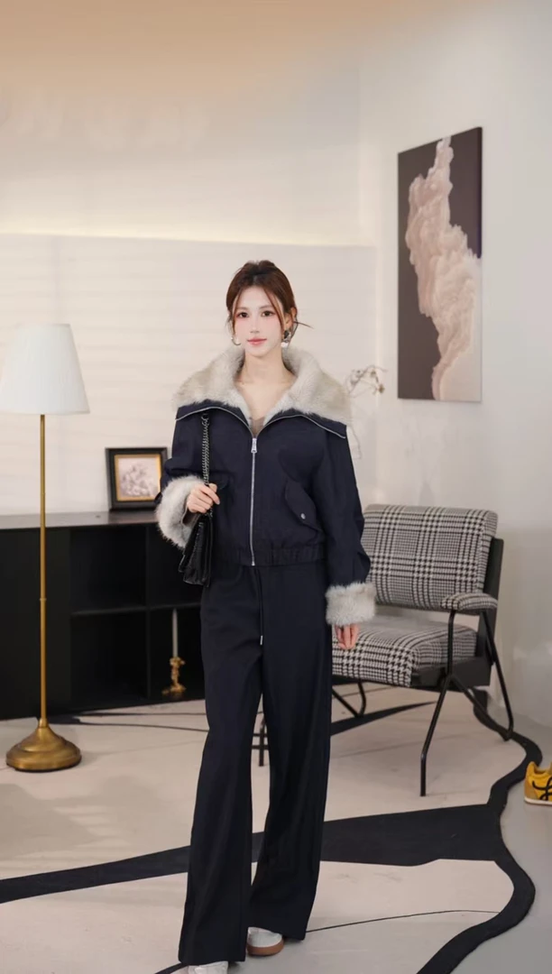 【一鸣专属】2025秋冬新款翻毛领拼接外套女宽松夹克250907