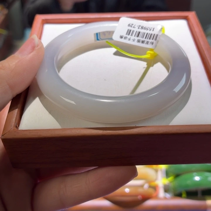 和田玉未镶嵌手镯25 54.55