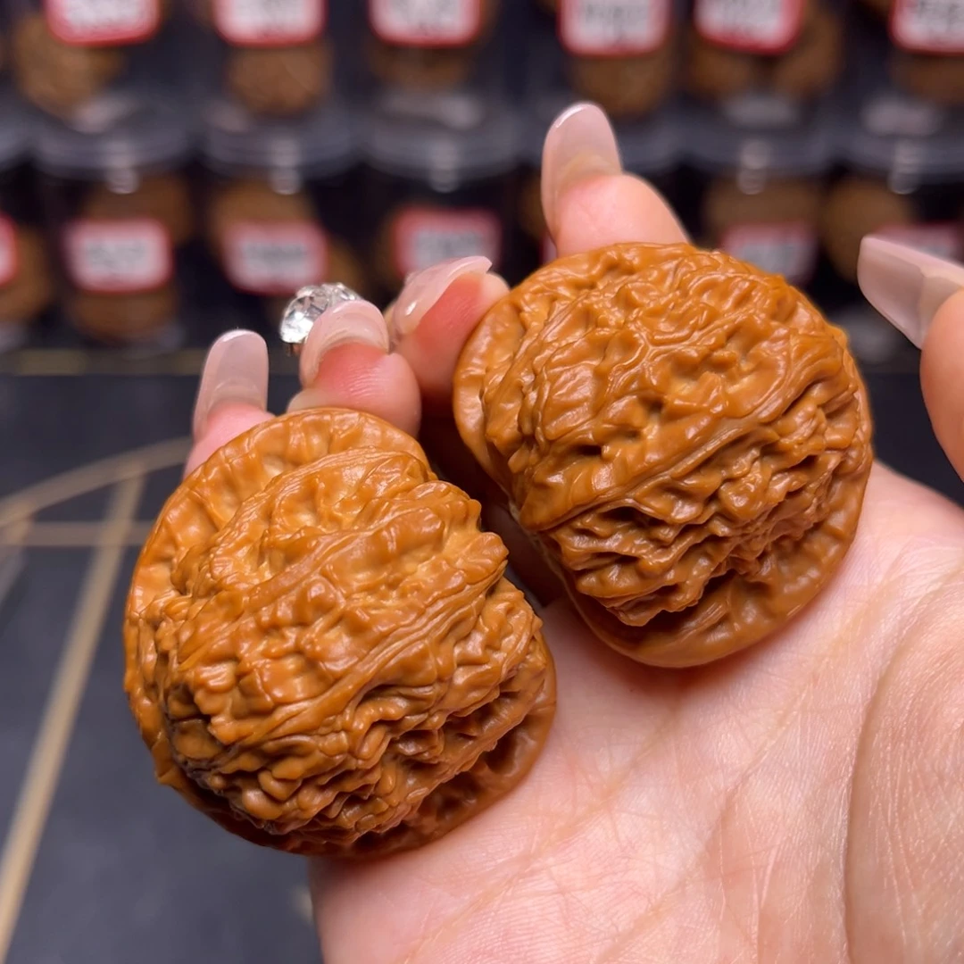 吊坠文玩核桃三角白43