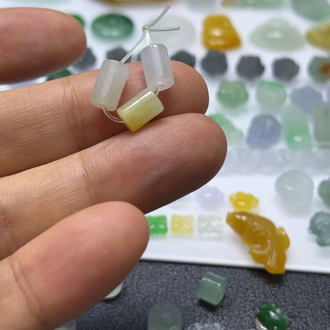 翡翠未镶嵌颈饰桶珠