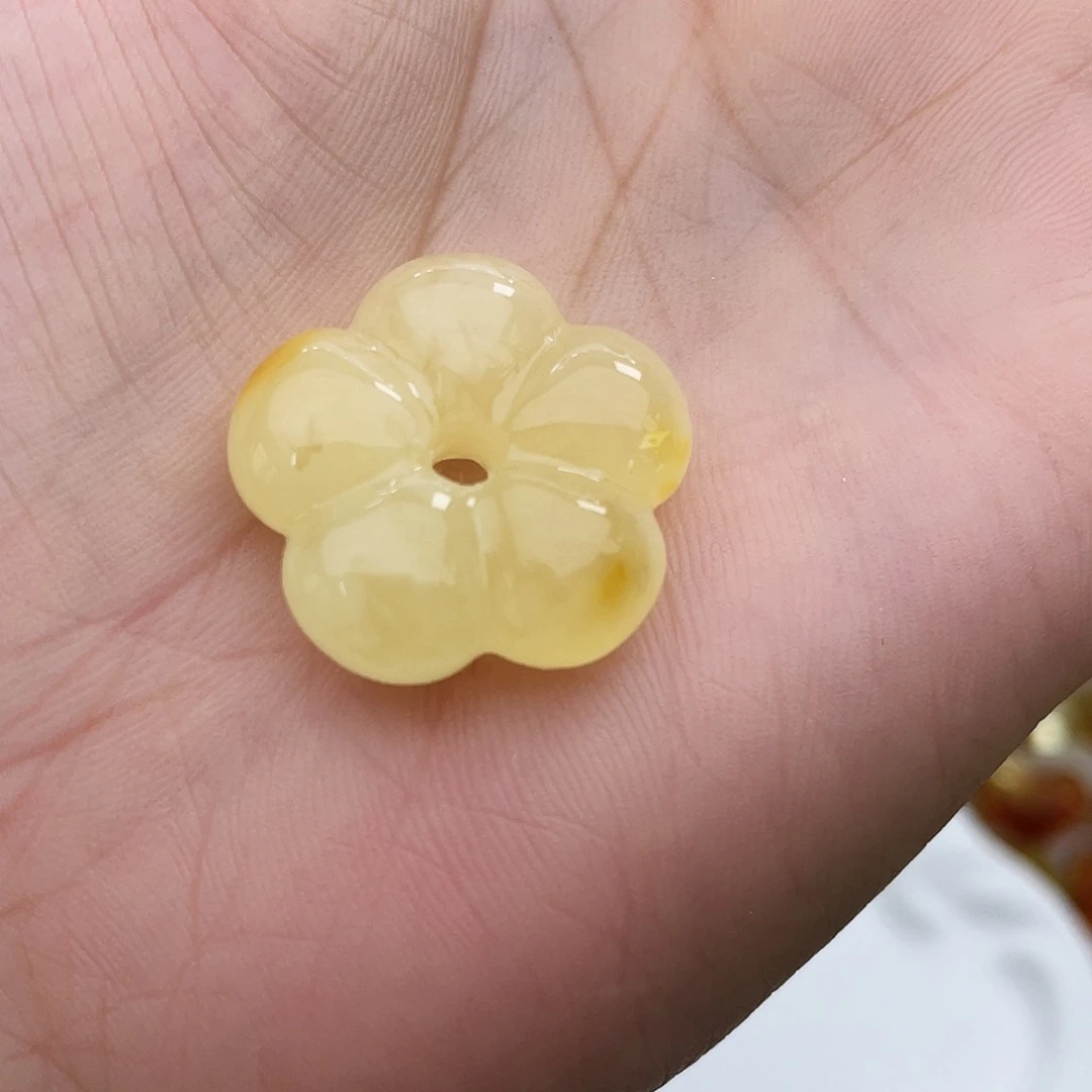 梨***~琥珀吊坠(赠链)未镶嵌