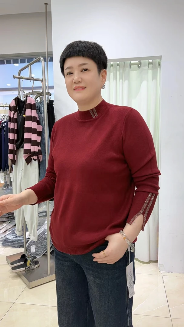 冯小姐时尚大码女装（休闲百搭显瘦洋气减龄遮肉圆领烫钻打底毛衣）
