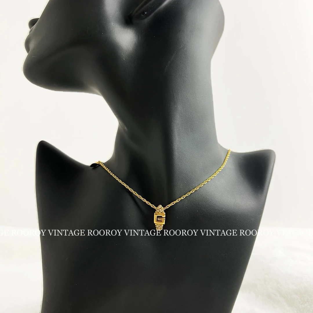 95新 Givenchy/纪梵希 字母带钻项链/8980