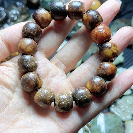白玉菩提吊坠摆件